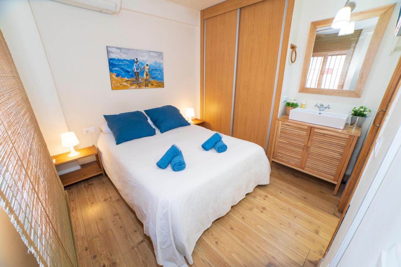 Studio In City Center Next To The Beach Малага Экстерьер фото